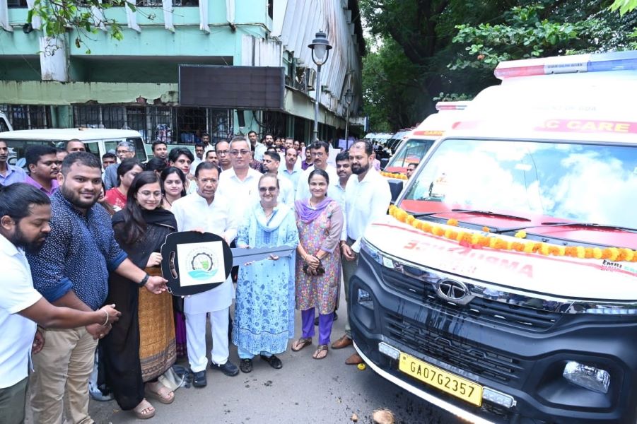 Molbio Diagnostics Donates 4 ALS Ambulances, 2 Hearse Vans For Road Emergencies in Goa
